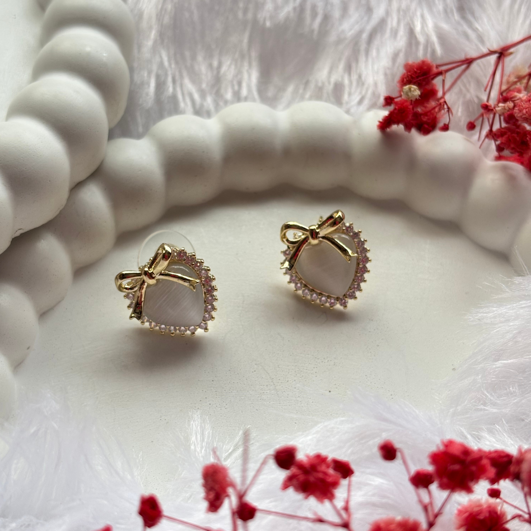 Dreamy Pearl Bow Studs